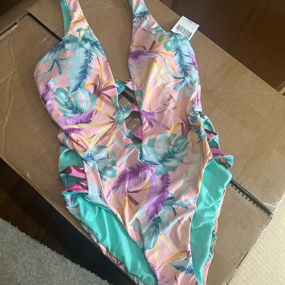 Bar III Women's Copacabana Printed Twist Front One Piece Swimsuit - Picture 5 of 5